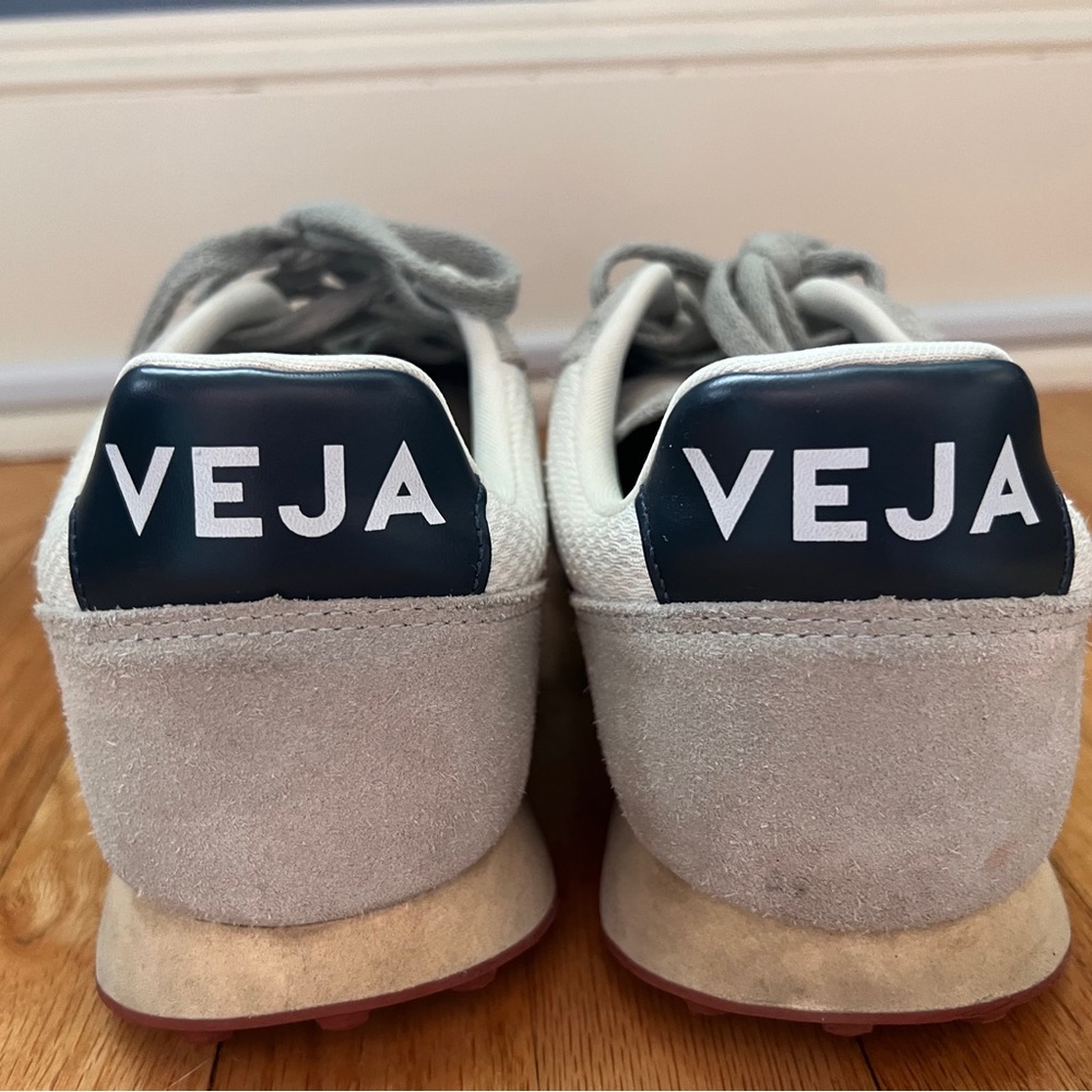 Men’s Sz 9- VEJA Rio Branco Sneakers